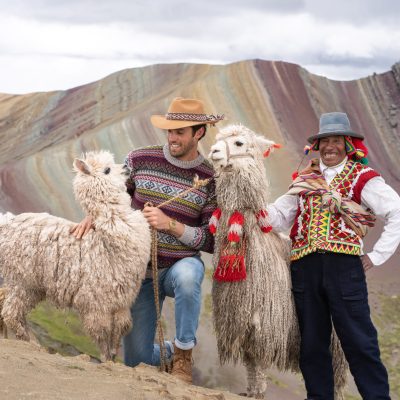 Travis & Alpacas (3 of 7)